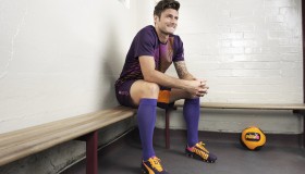 英超赛事-爆冷之夜，东契奇为何失常？IG一战战术调整成热议焦点